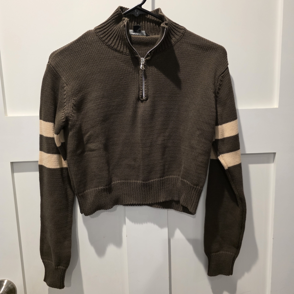 American Eagle Outfitters Brown and Cream Turtleneck Sweater Cropped